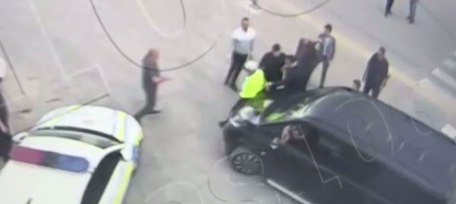 CHP Milletvekili'nin Şoförü Polis Memurunun Üzerine Aracı Sürdü