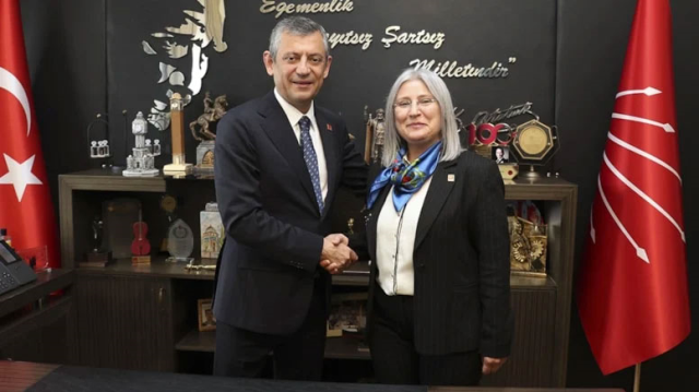Bedriye Şahinbaş CHP'ye katıldı