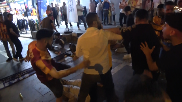 Adana'da Galatasaray Şampiyonluk Kutlamalarında Kavga