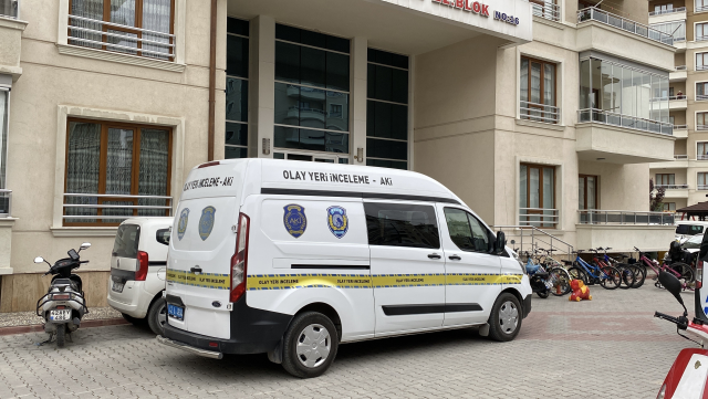 Konyalı Bilgisayar Teknisyeni, Eşini Bıçaklayarak Öldürdü
