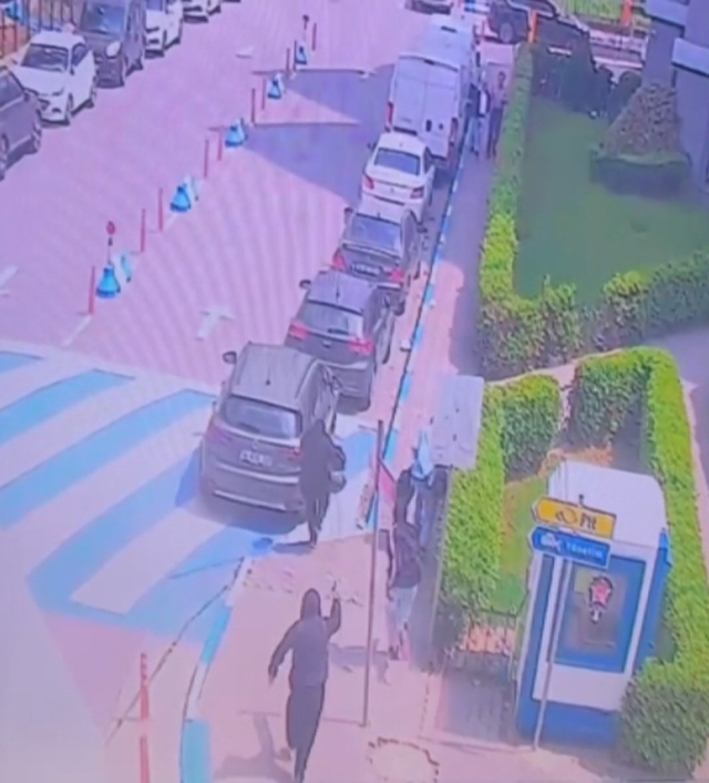 Bağcılar'da iş insanını takip edip 4 milyon lirayı gasbettiler