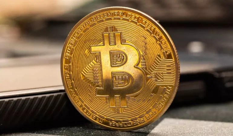 bitcoin-111-bin-dolari-asarak-tarihi-zirvesini-18658882_2046_amp.jpg