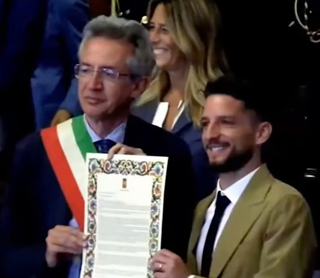 Dries Mertens'e fahri Napoli vatandaşlığı verildi